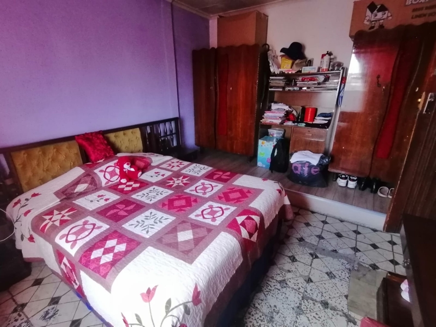  Bedroom Property for Sale in Lentegeur Western Cape